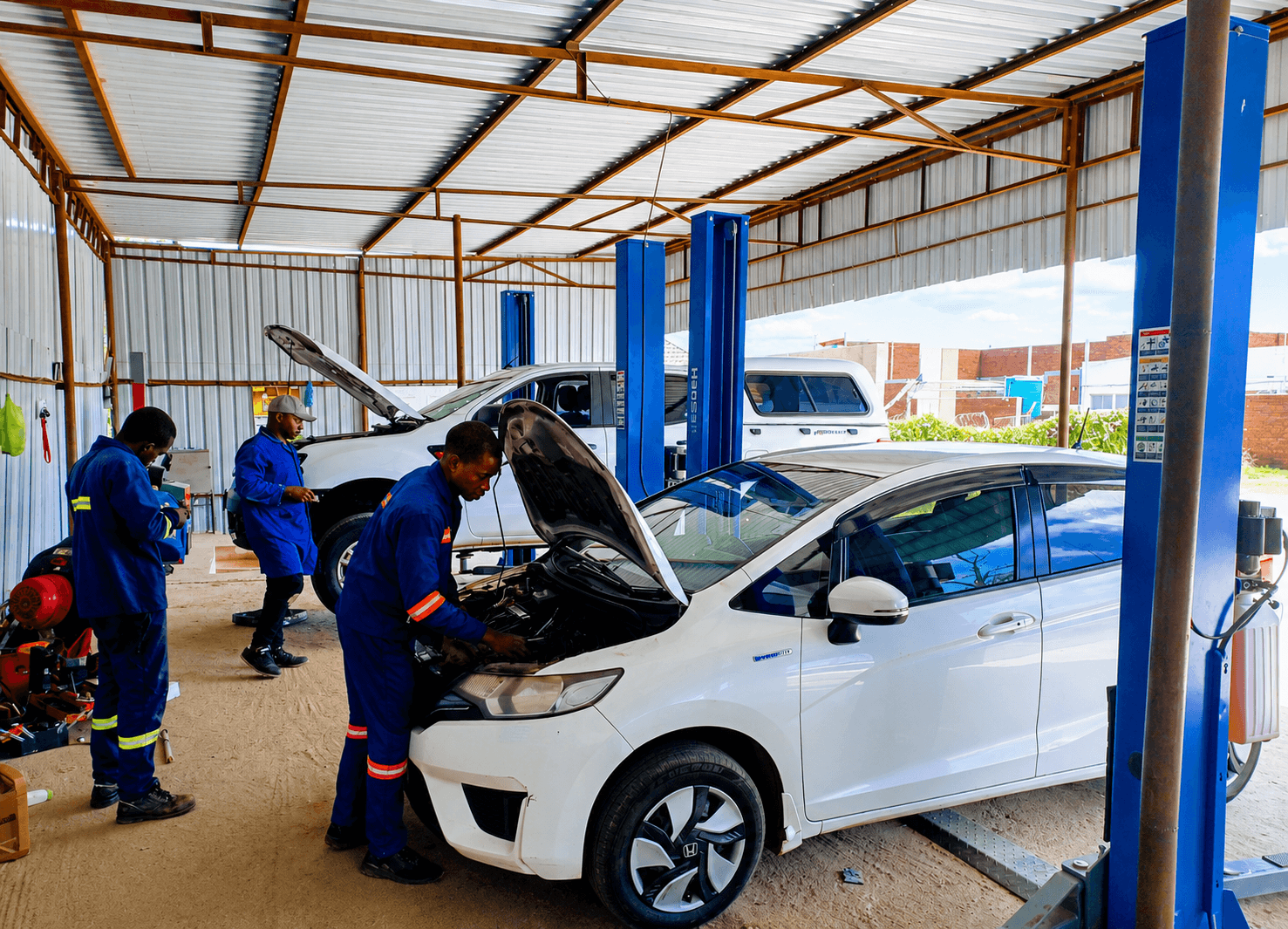 3D Belvedere certified hybrid technicians and specialist mechanics